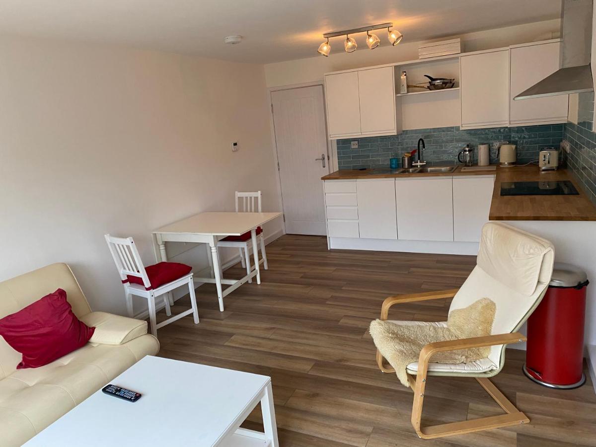 Adorable One-Bedroom Flat With Patio Garden. Southwick (West Sussex) Exterior foto