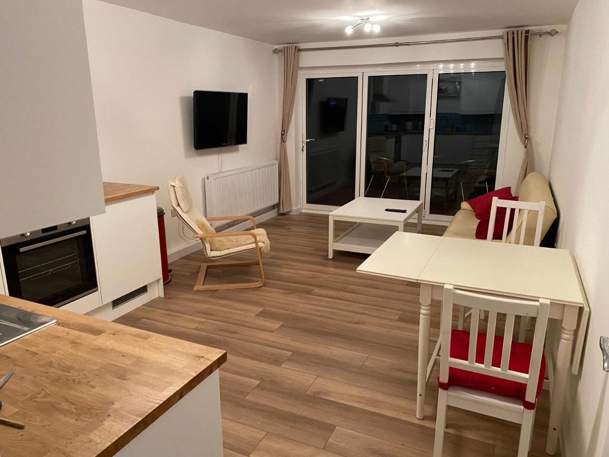 Adorable One-Bedroom Flat With Patio Garden. Southwick (West Sussex) Exterior foto