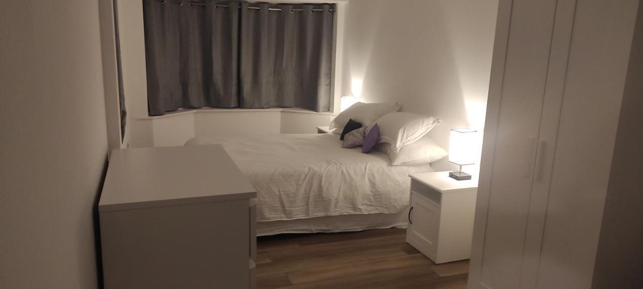 Adorable One-Bedroom Flat With Patio Garden. Southwick (West Sussex) Exterior foto