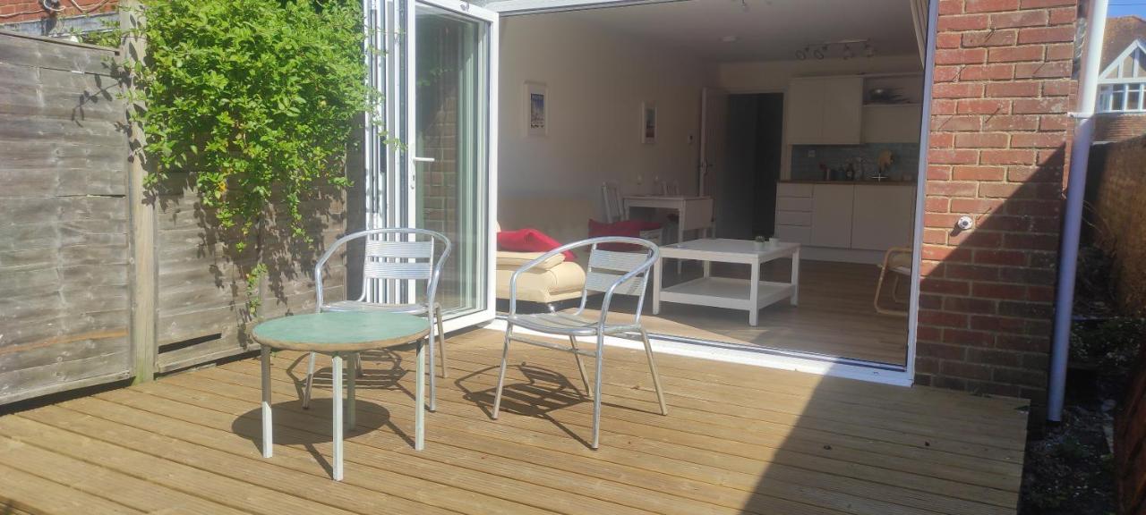 Adorable One-Bedroom Flat With Patio Garden. Southwick (West Sussex) Exterior foto